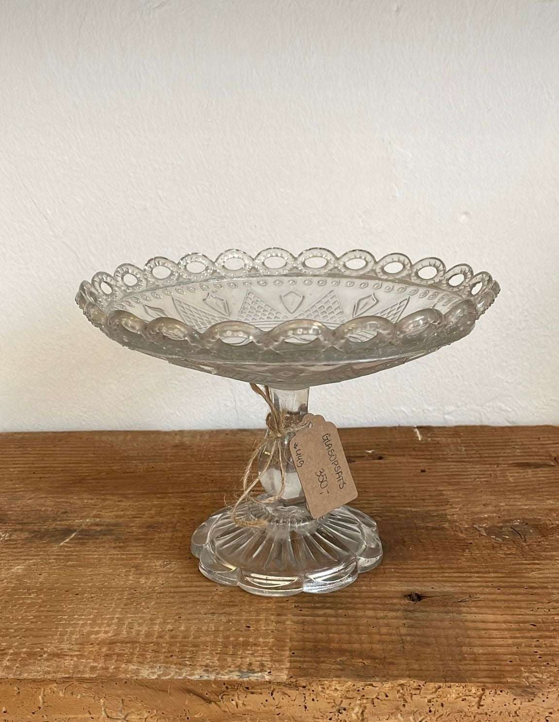 Cake stand