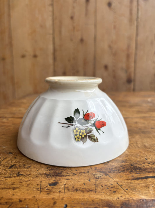 Cafe au lait bowl with roses