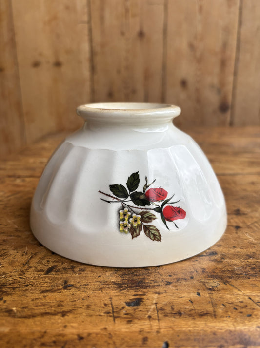 Cafe au lait bowl with roses