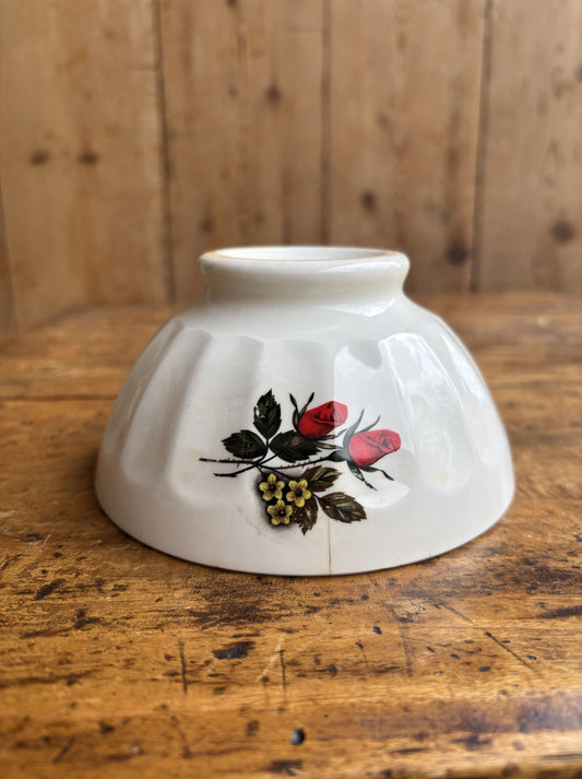 Cafe au lait bowl with roses