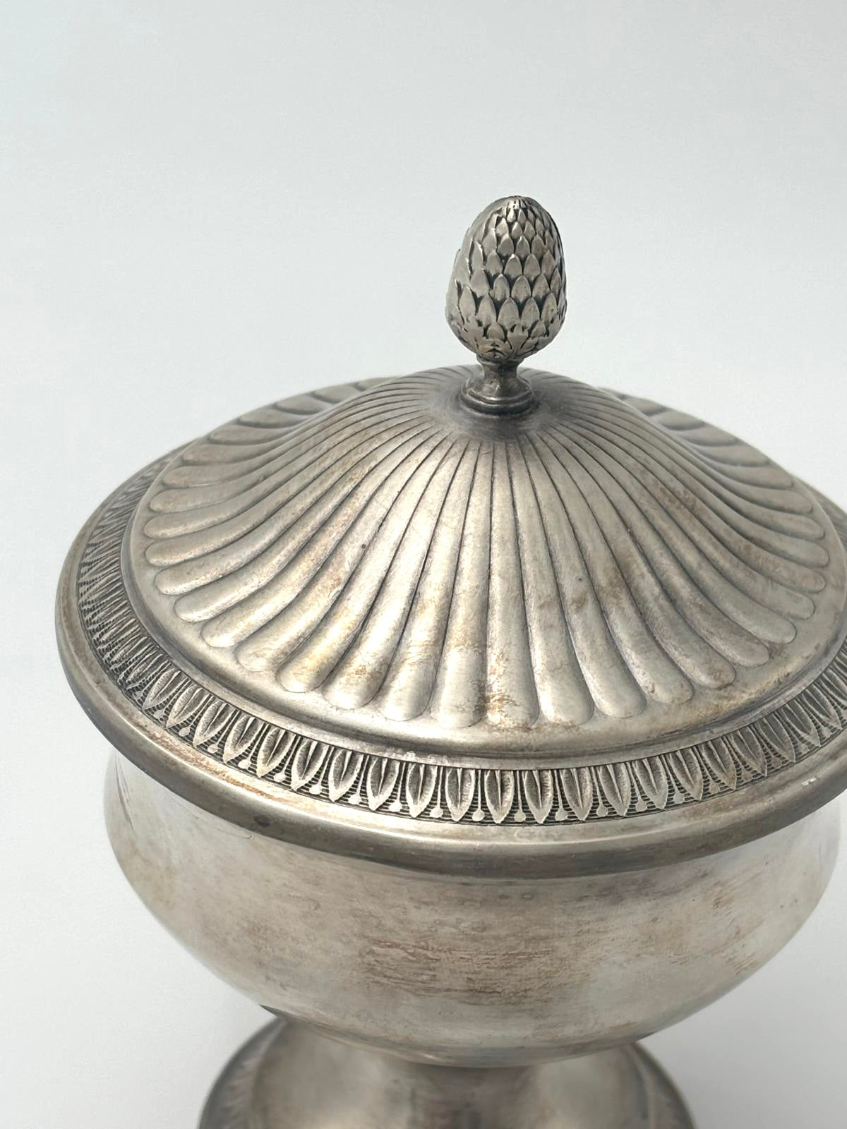 Forsølvet bonbonniere