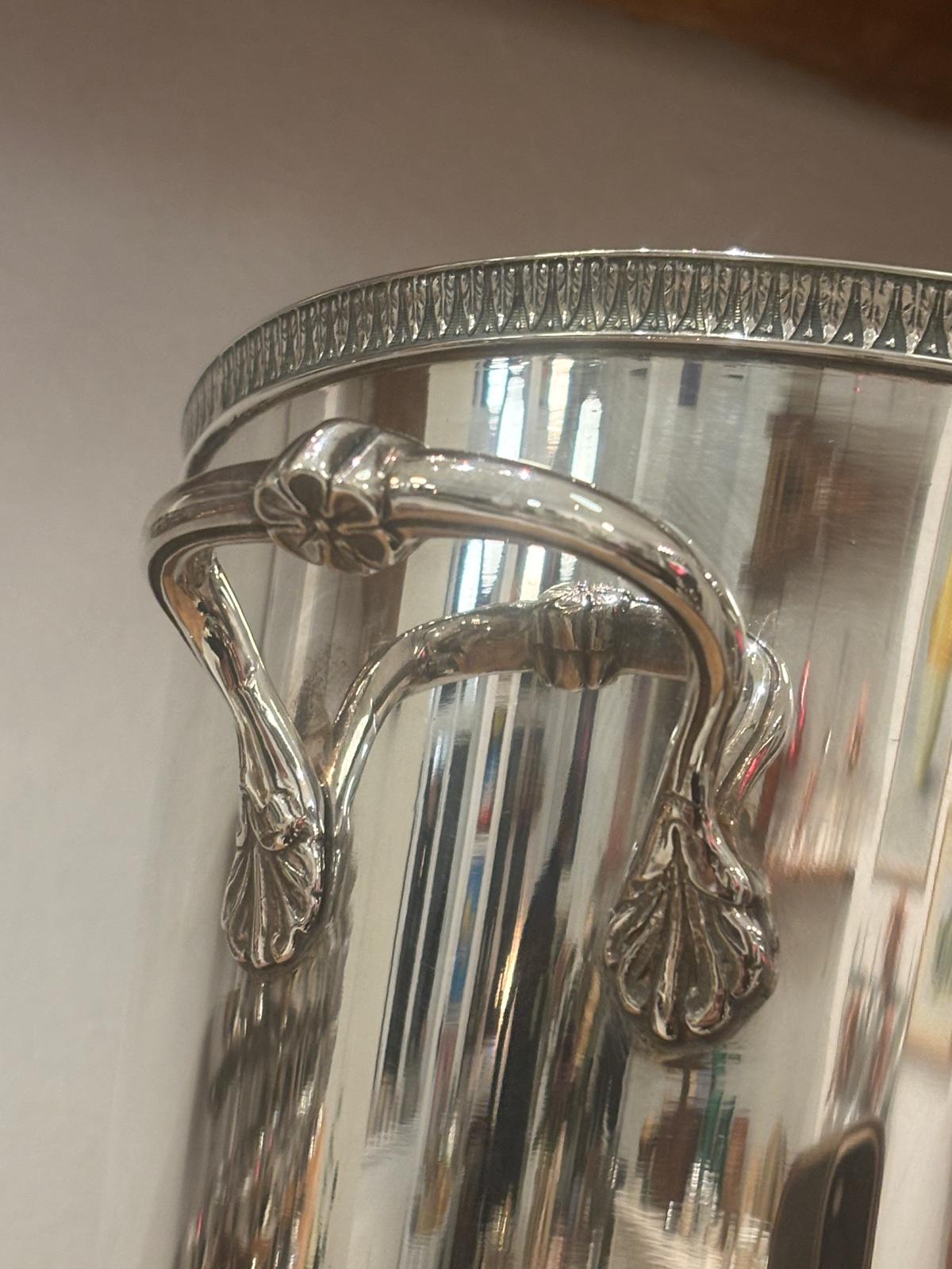 Champagnekøler i pletsølv med de fineste detaljer