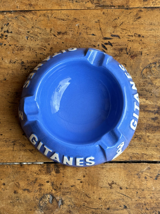 Gitanes askebæger, produceret af Proceram