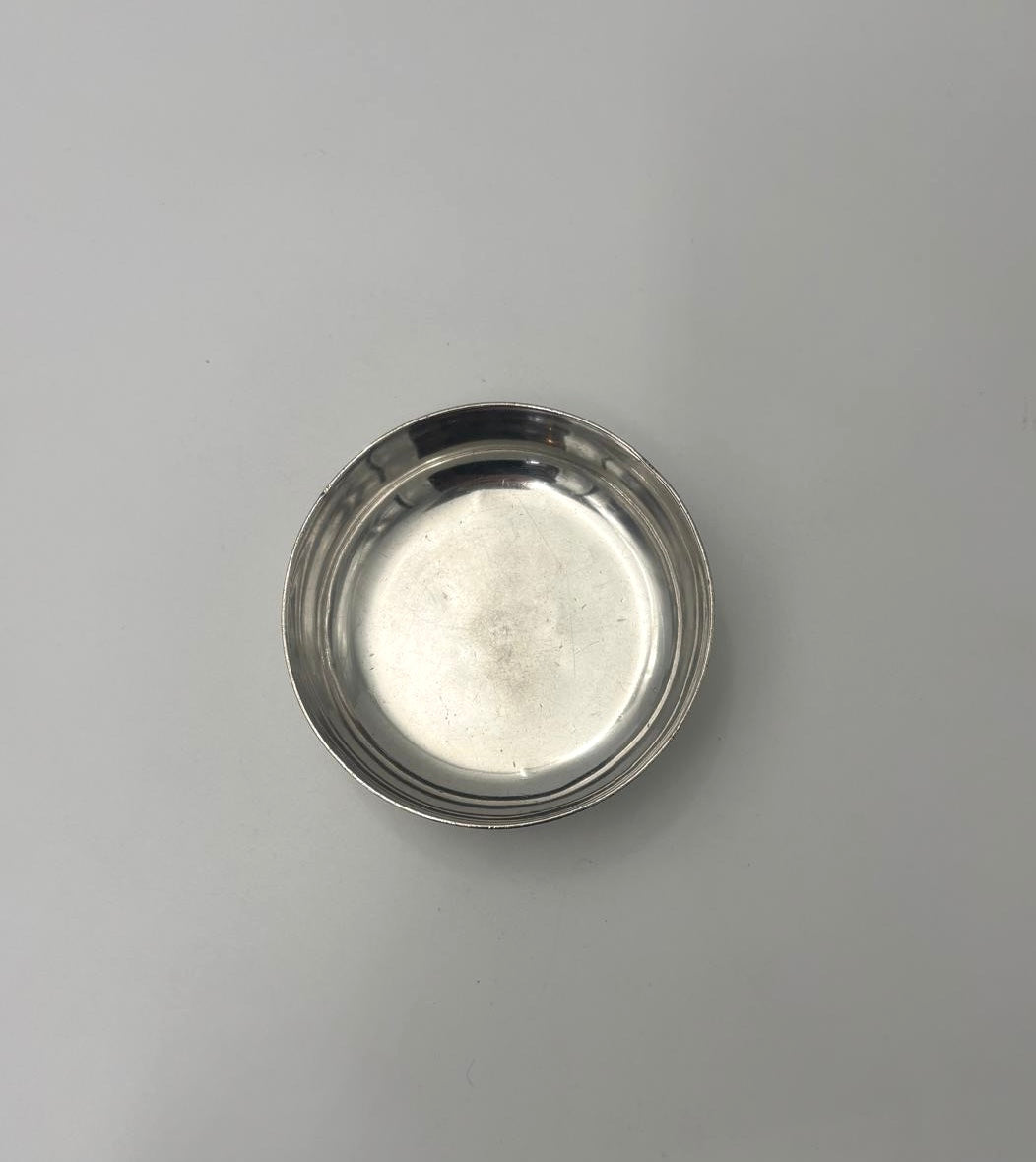 Lille skål med inskriptionen Les Dauphins