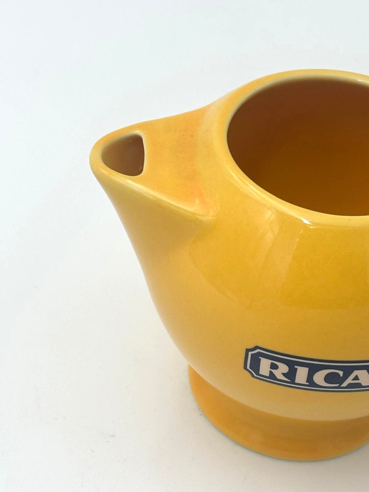 Lille gul Ricard kande