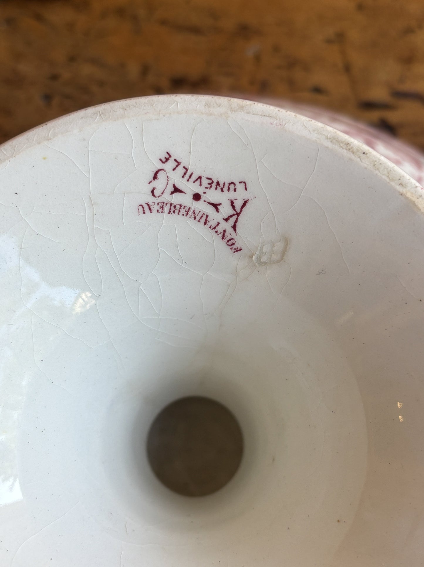 Luneville centerpiece with pink pattern