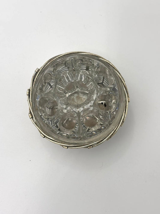 Lille pique fleurs i forsølvet trådkurv