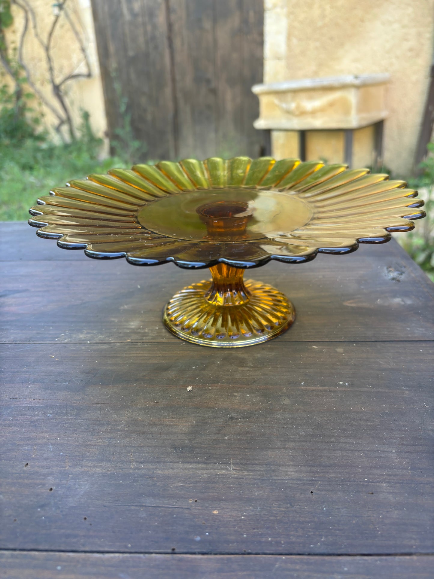 Cake stand
