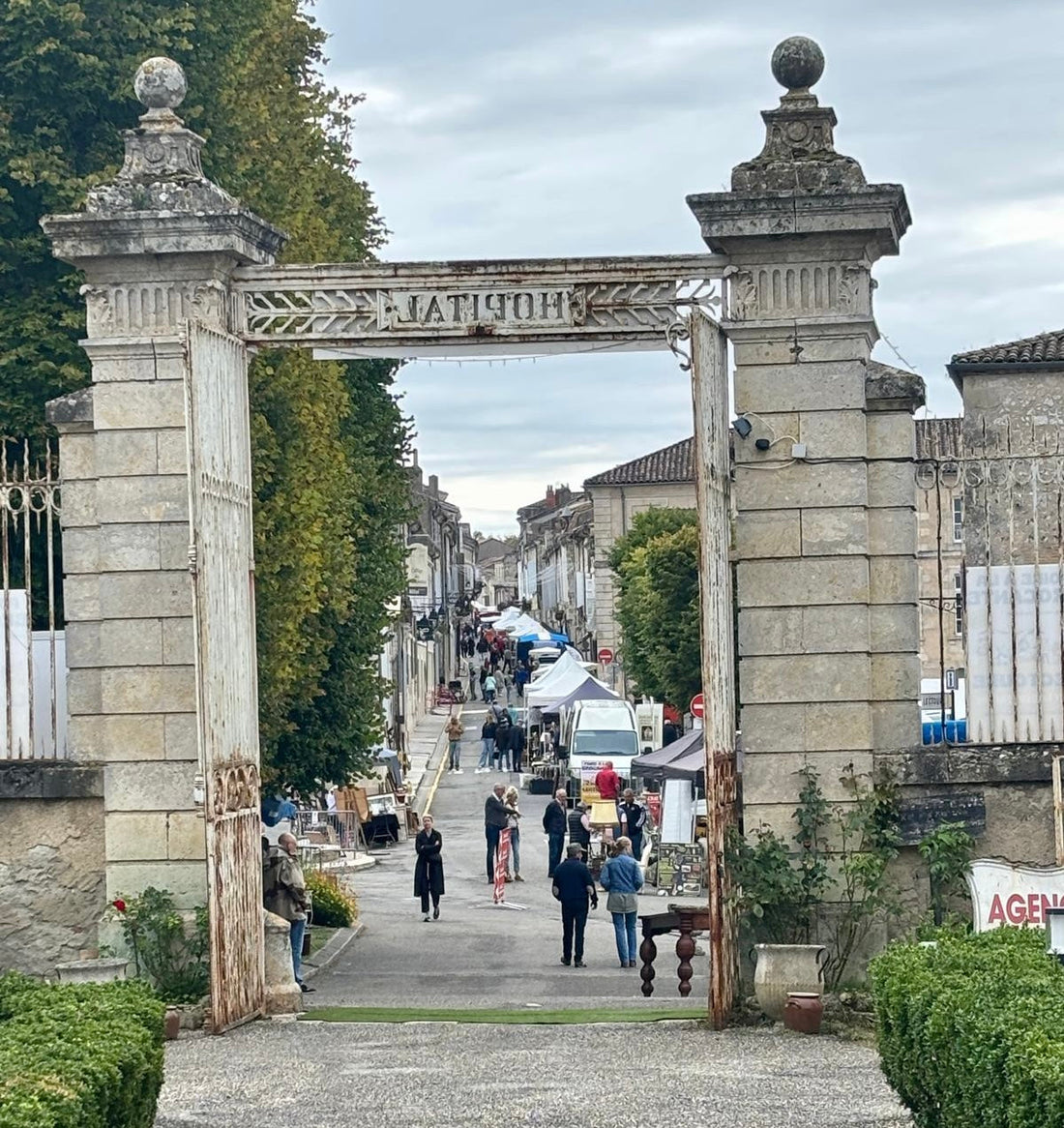Etikette på brocante og vintage markeder