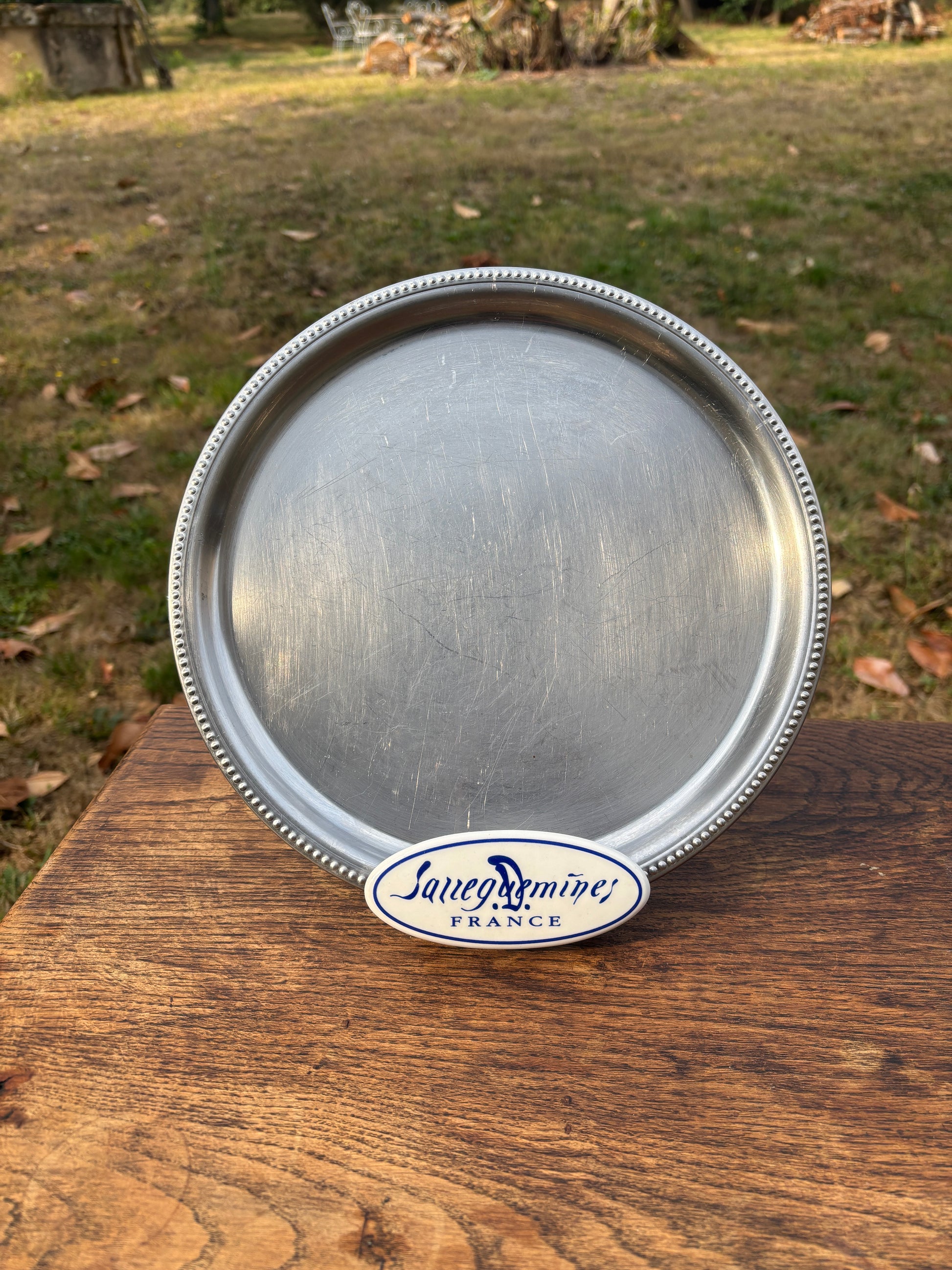 Round tray in steel