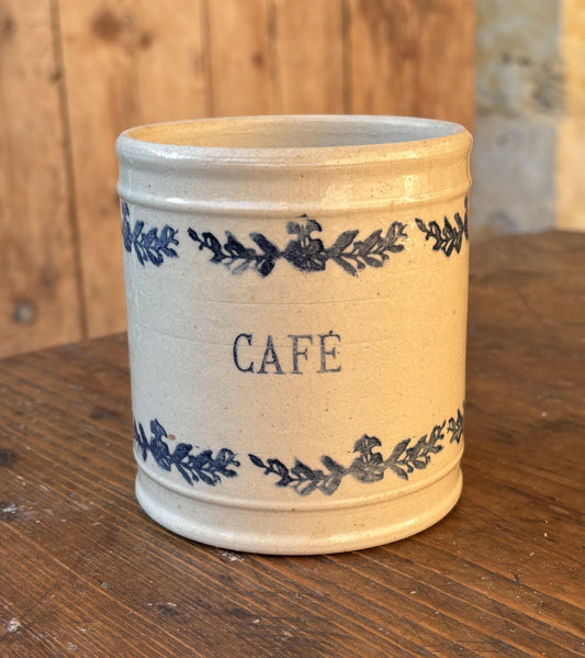 Saint Uze krukke med påskriften Cafe