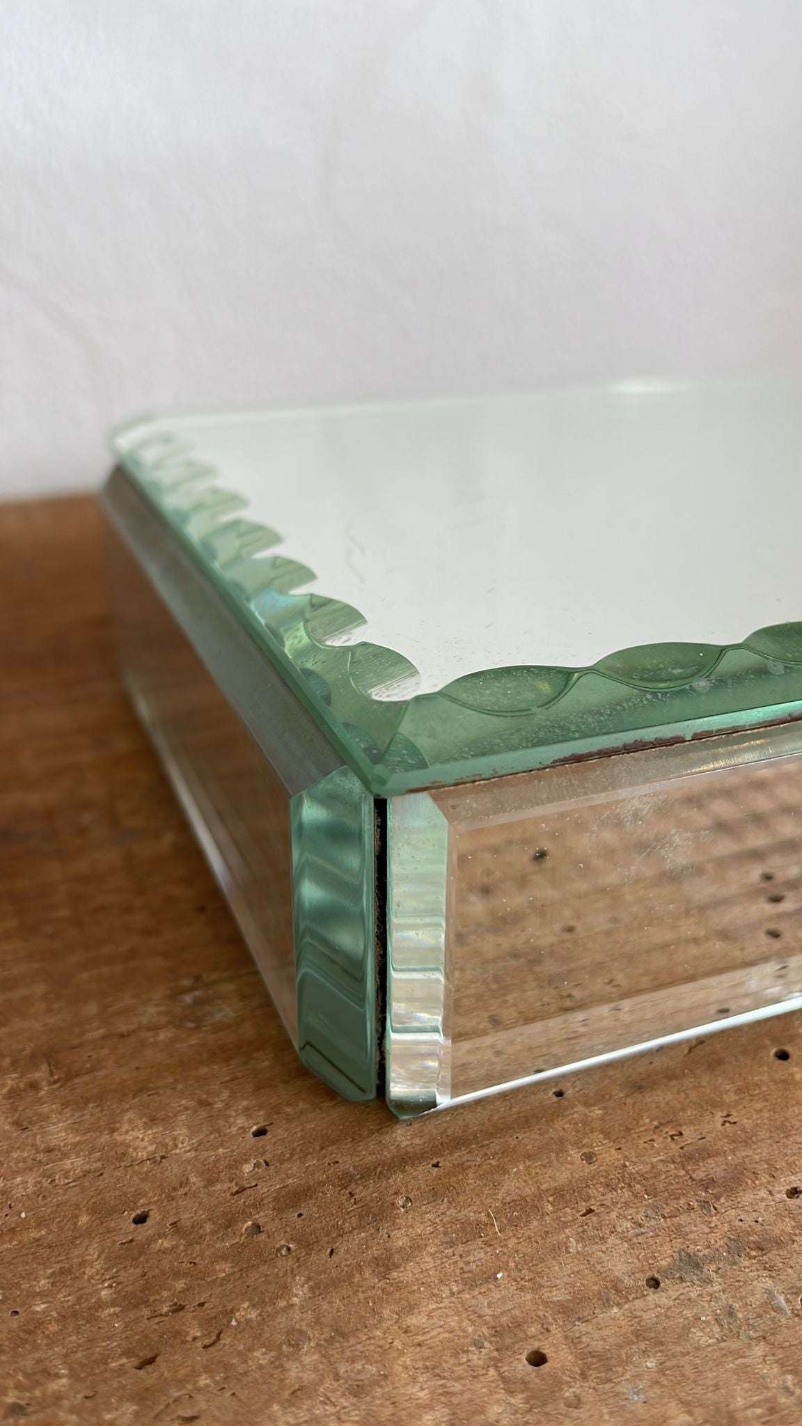Mirror box