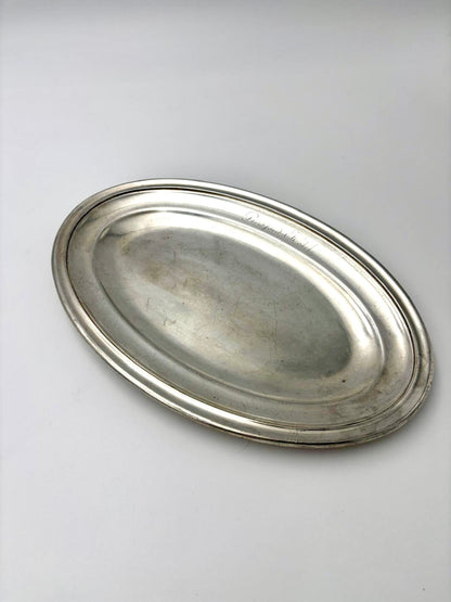 Ovalt serveringsfad med Bedford Hotel graveret