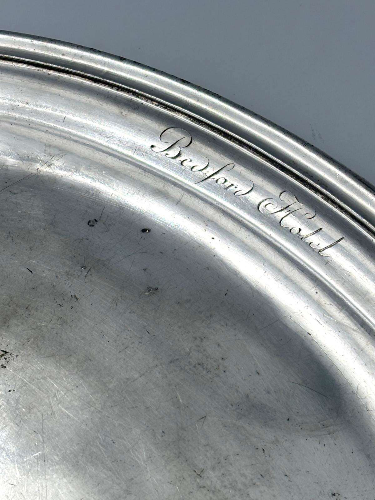 Ovalt serveringsfad i pletsølv