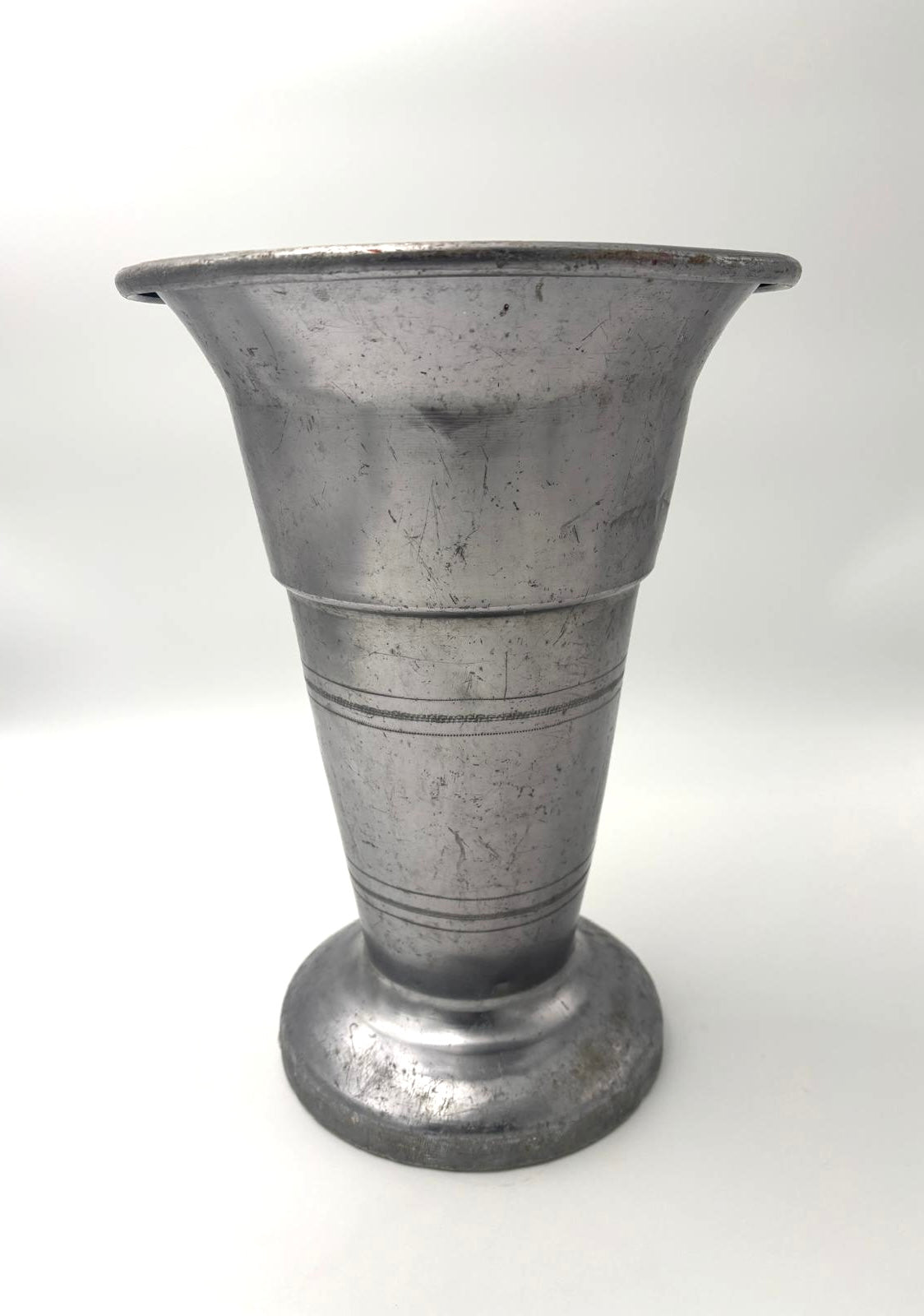 Blomsterhandlervase i mørk sølvfinish