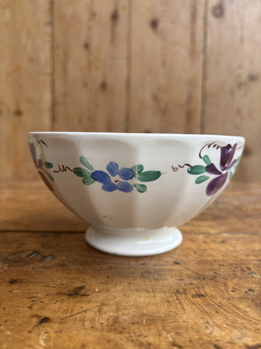Bol - Cafe au Lait skål med lilla og blå blomster