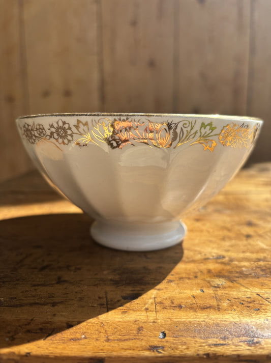 Cafe au lait bowl with gold rim