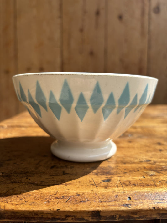 Cafe au lait bowl with light blue pattern