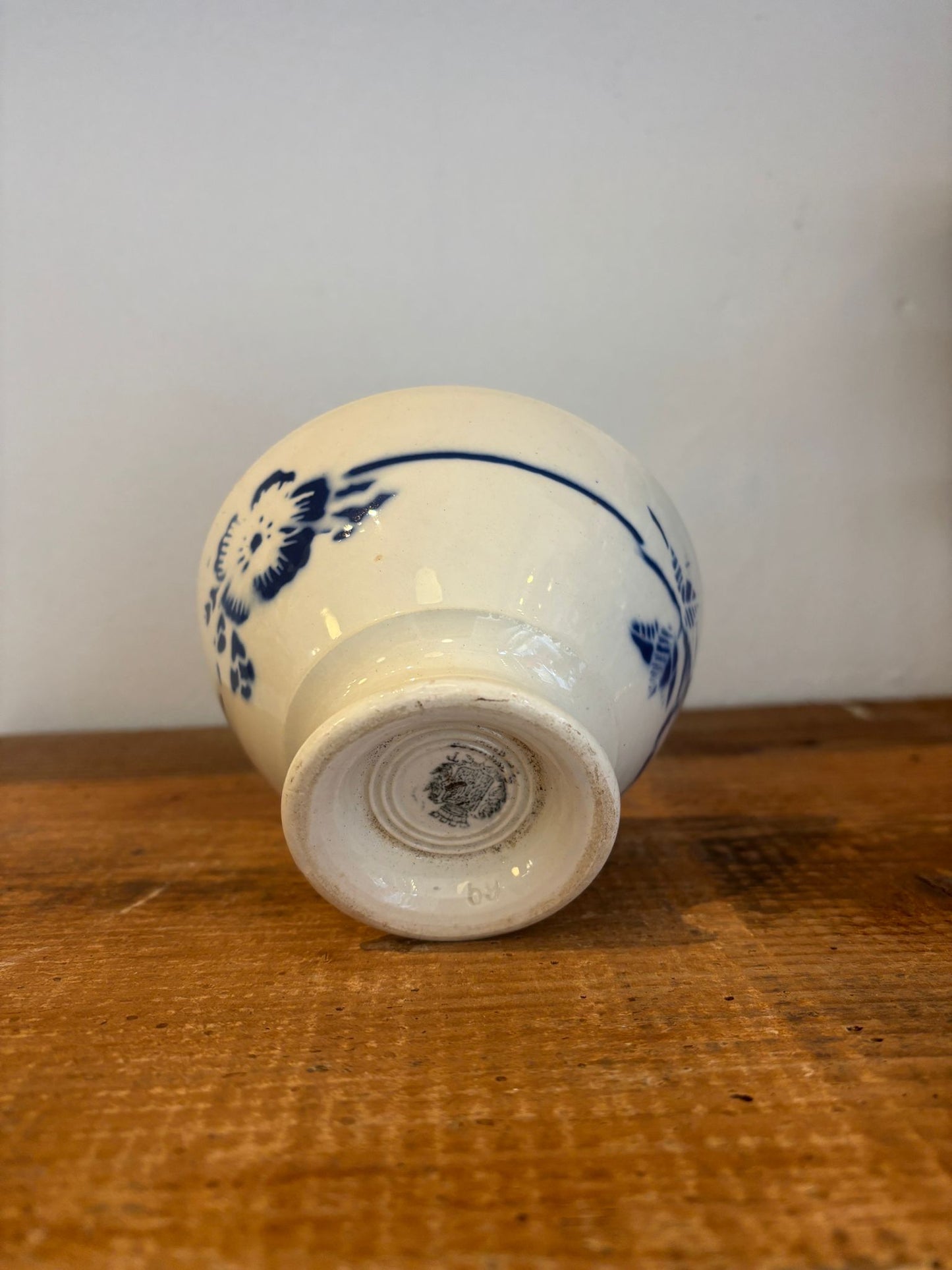 Lille bol (café au lait skål) fra Digoin med blåt blomstermotiv