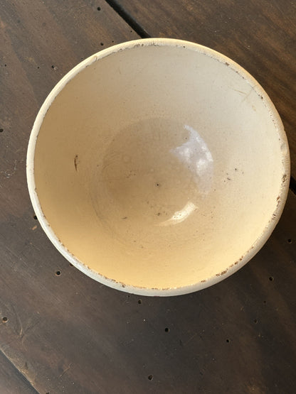 Bol - kaffeskål - med blåt og rødt mønster på kanten