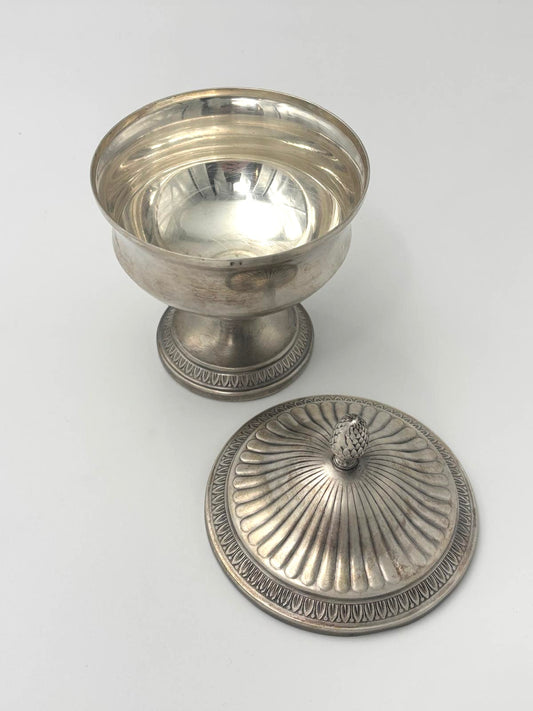 Forsølvet bonbonniere