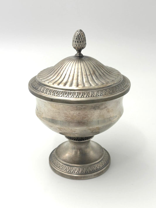 Forsølvet bonbonniere