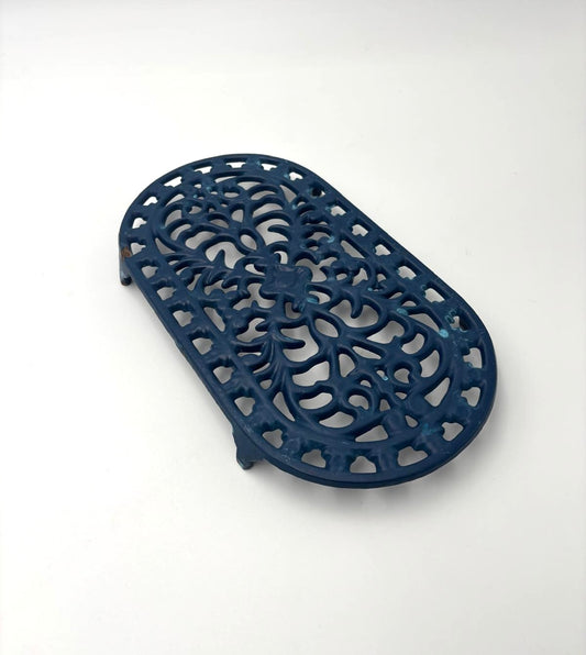 Oval blå bordskåner i smedejern