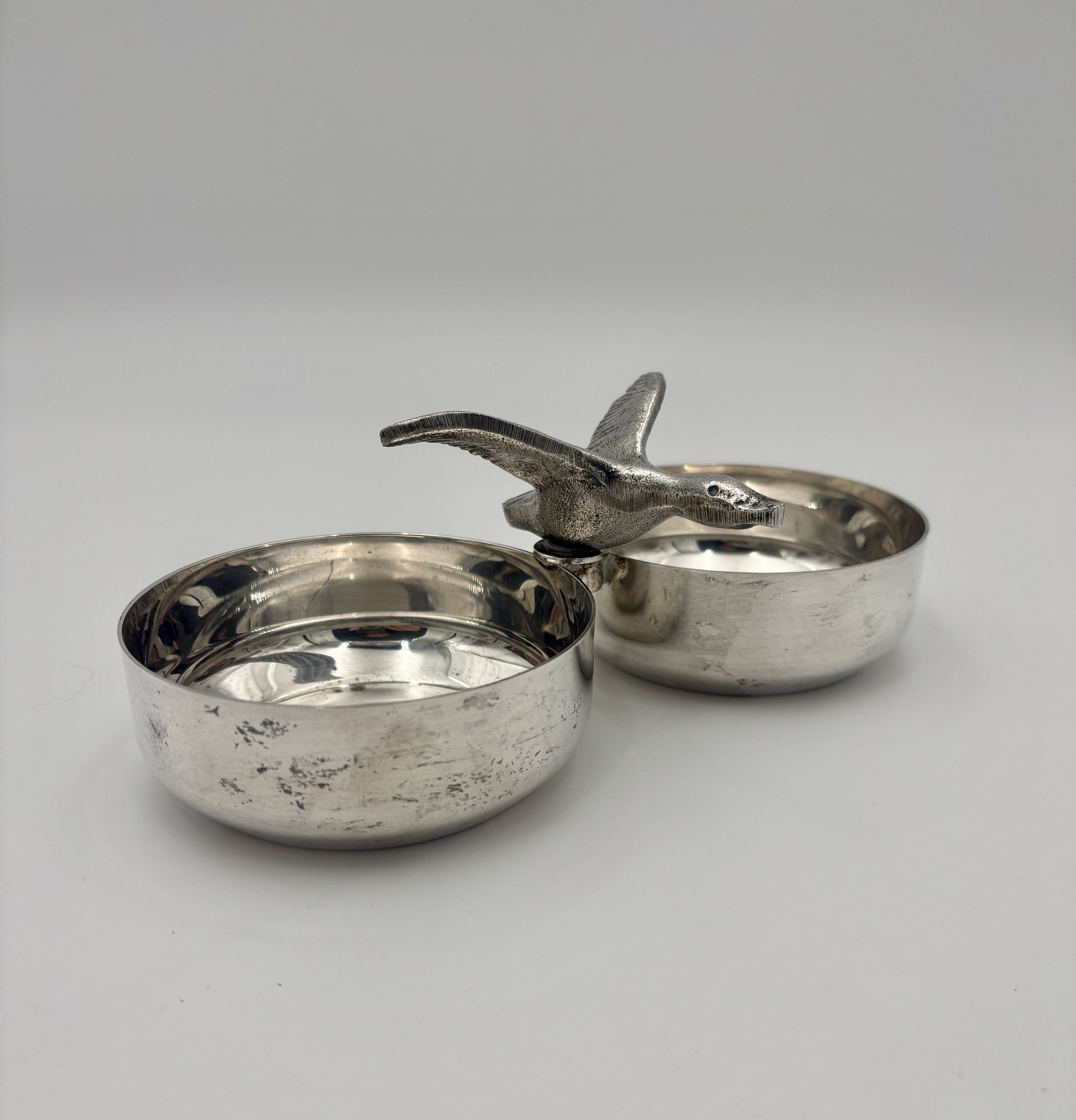 2-coupelle med flyvende fugl