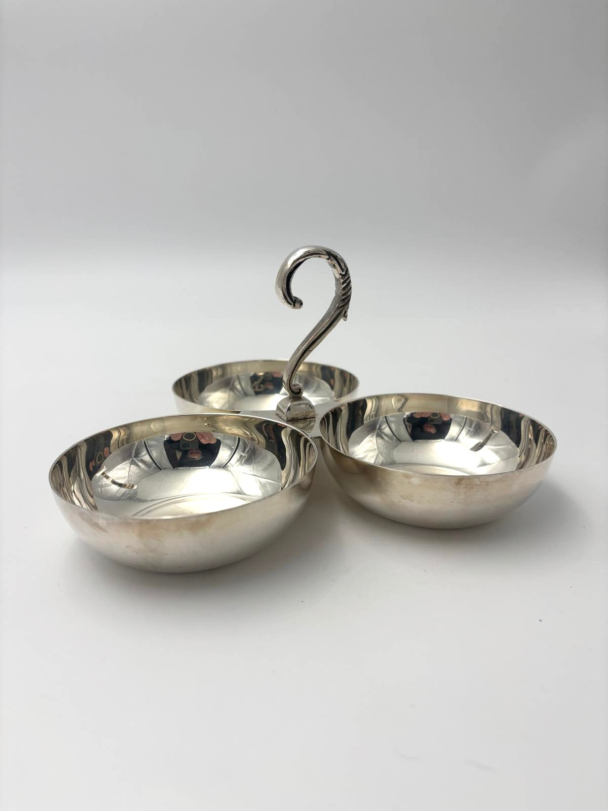 Coupelle i pletsølv med forhøjet håndtag