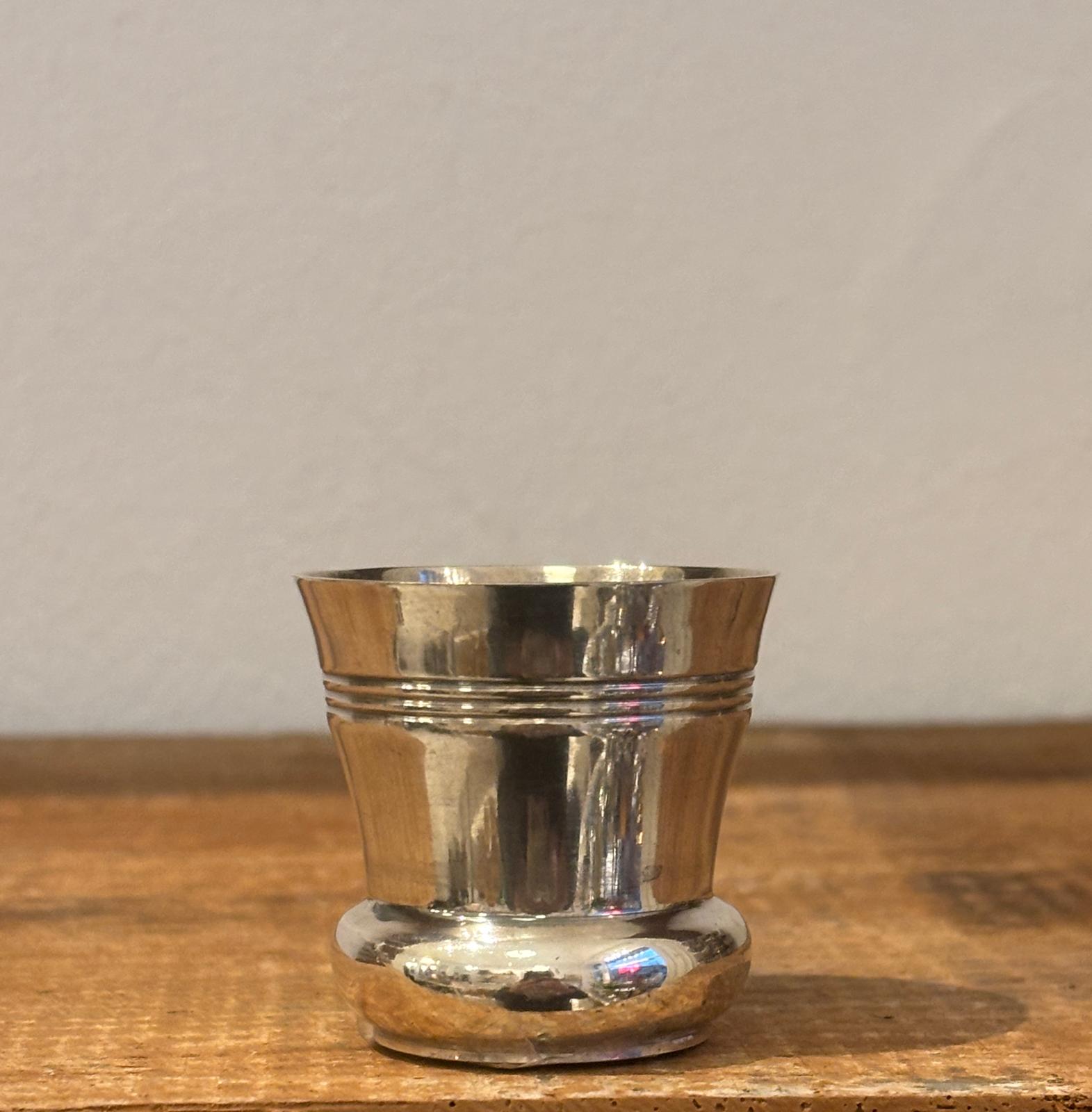 Æggebæger i pletsølv