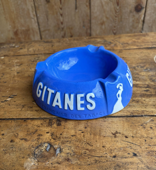 Gitanes askebæger, produceret af Proceram