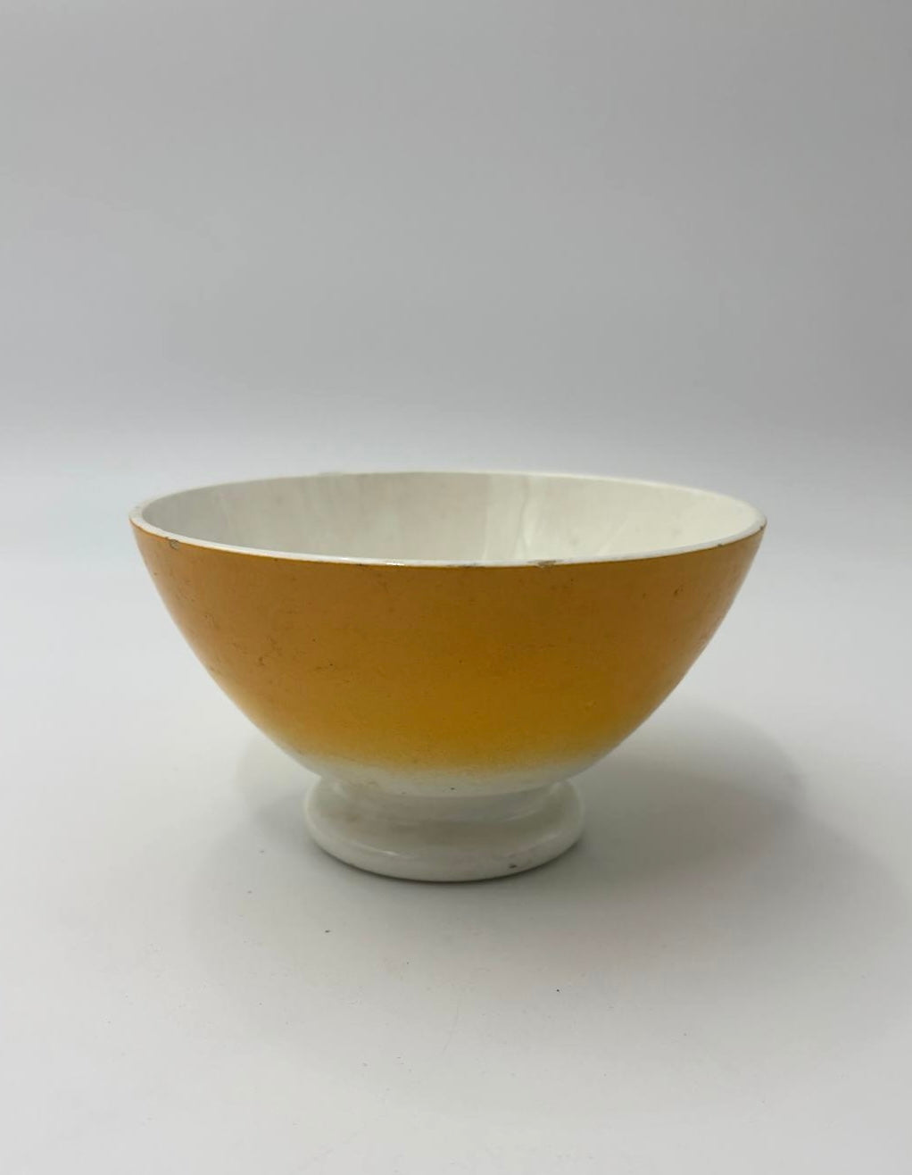 Gul café au lait skål fra Digoin