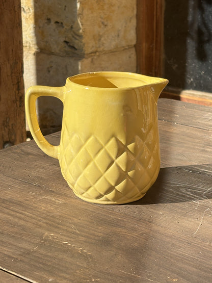 Gul glaseret fransk kande - siden