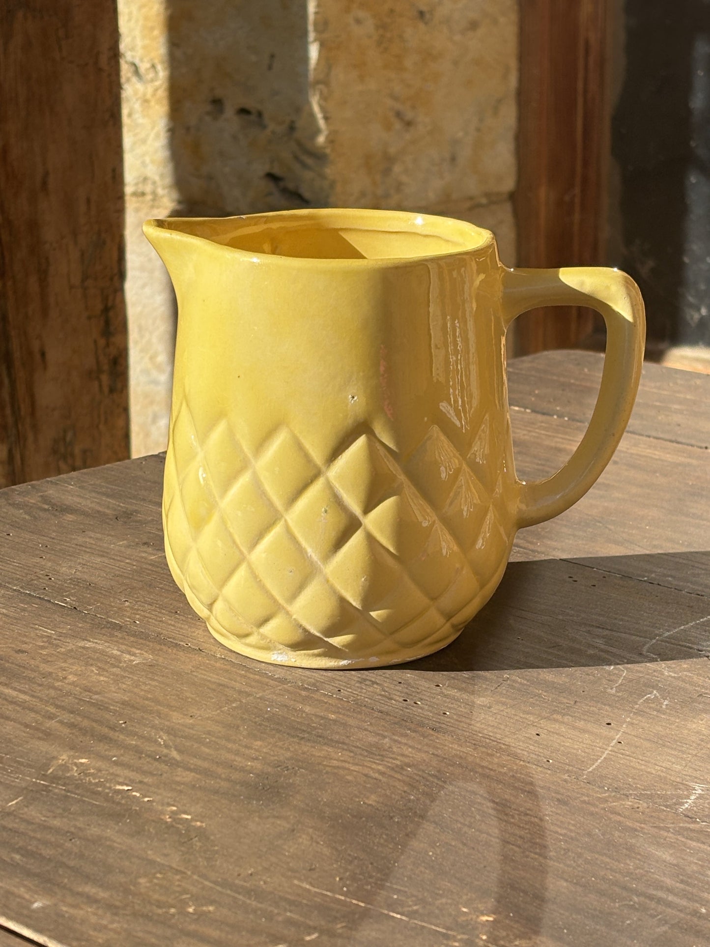 Gul glaseret fransk kande