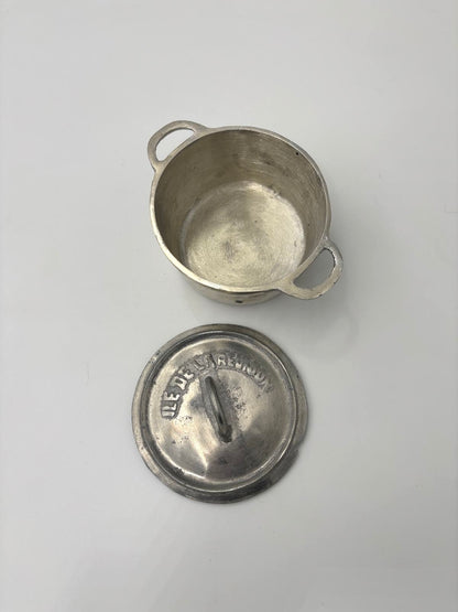 Lille bøtte med inskription i stål