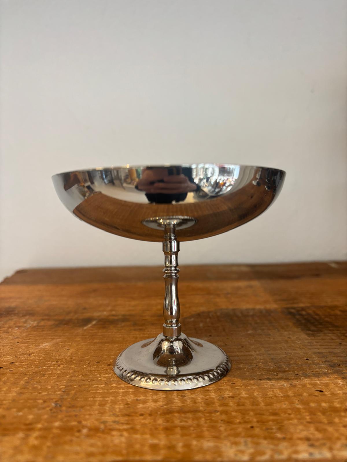 Fransk isskål med elegant stilk