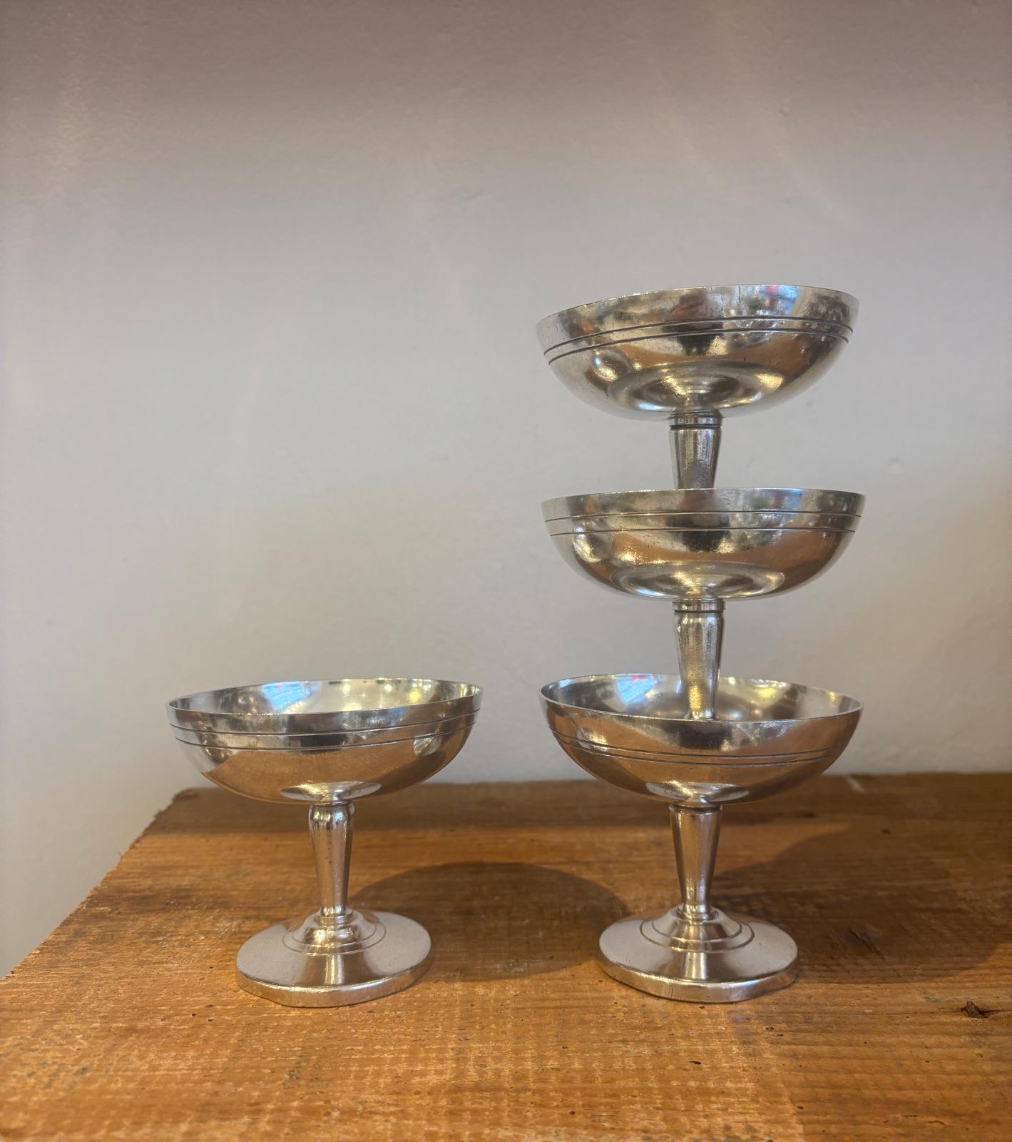 Isskål i pletsølv med masser af patina