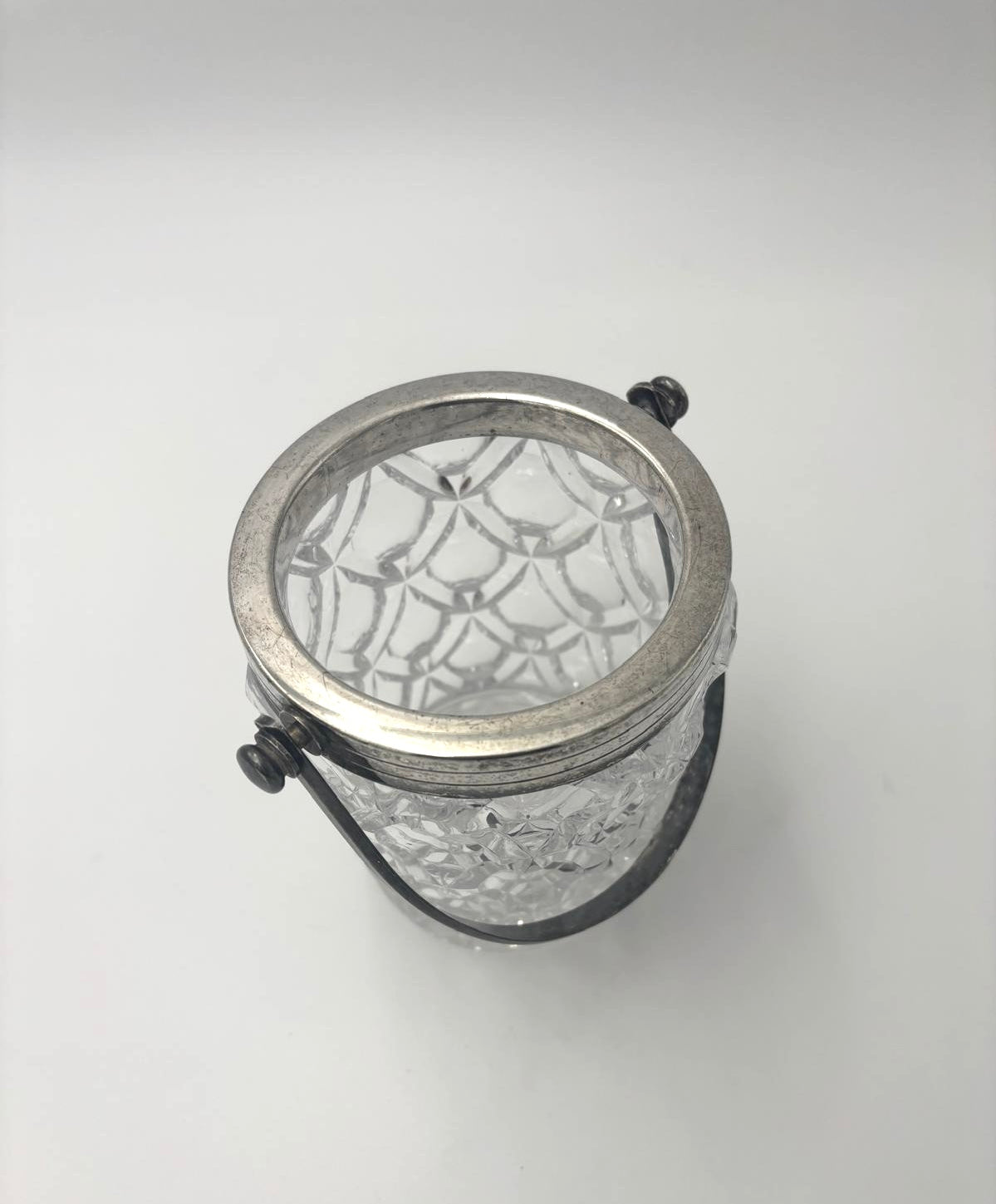 Isspand med forsølvet kant