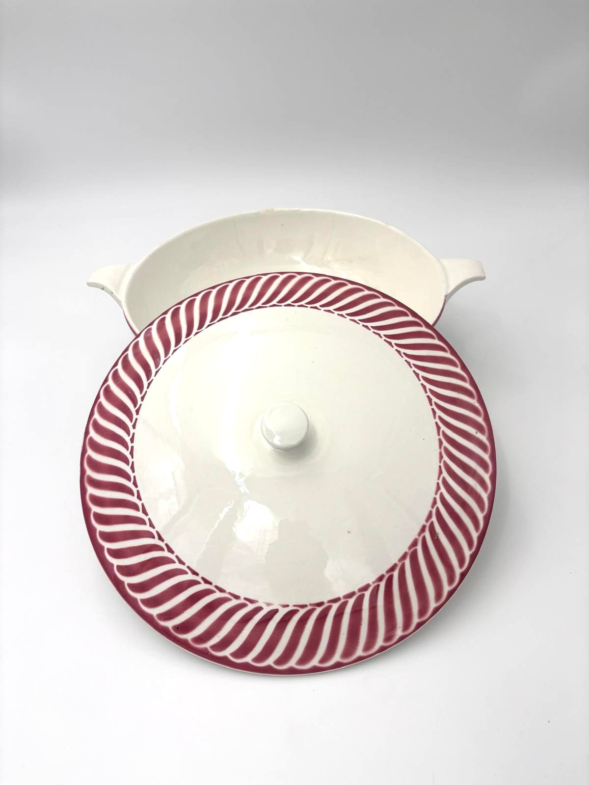 Digoin terrin med låg - model Jacquot