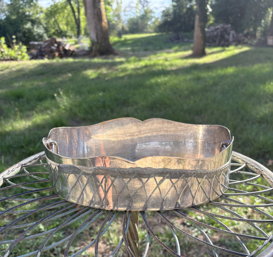 Forsølvet fad/jardinière