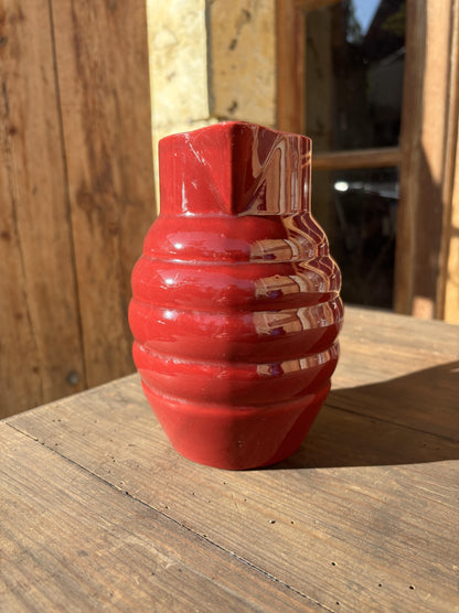 Bordeaux rød glaseret fransk kande