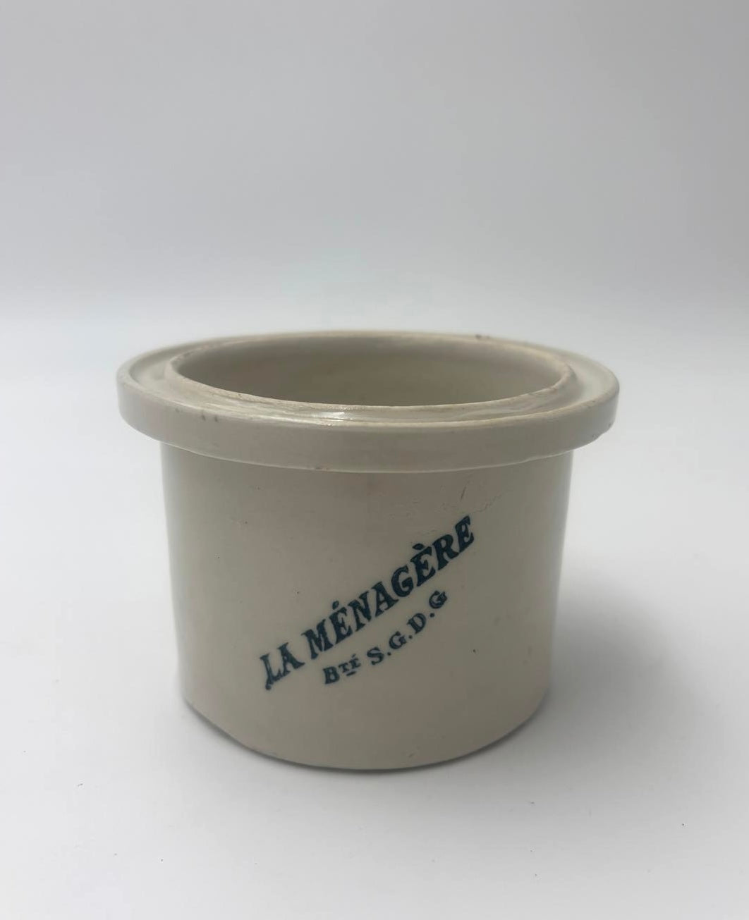 La Menagere - 1/2 