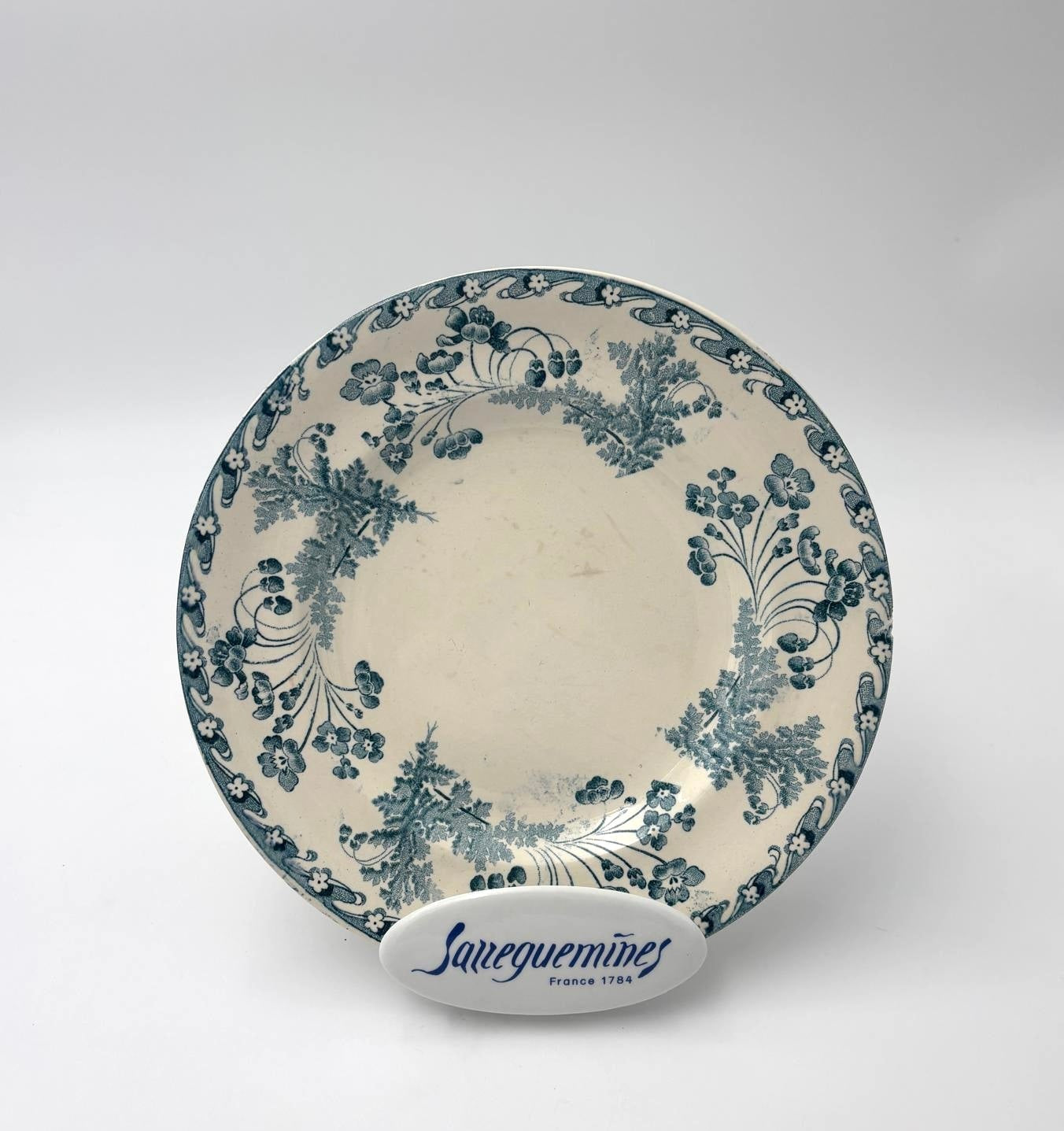 Vintage tallerken fra Longwy - model Chartres