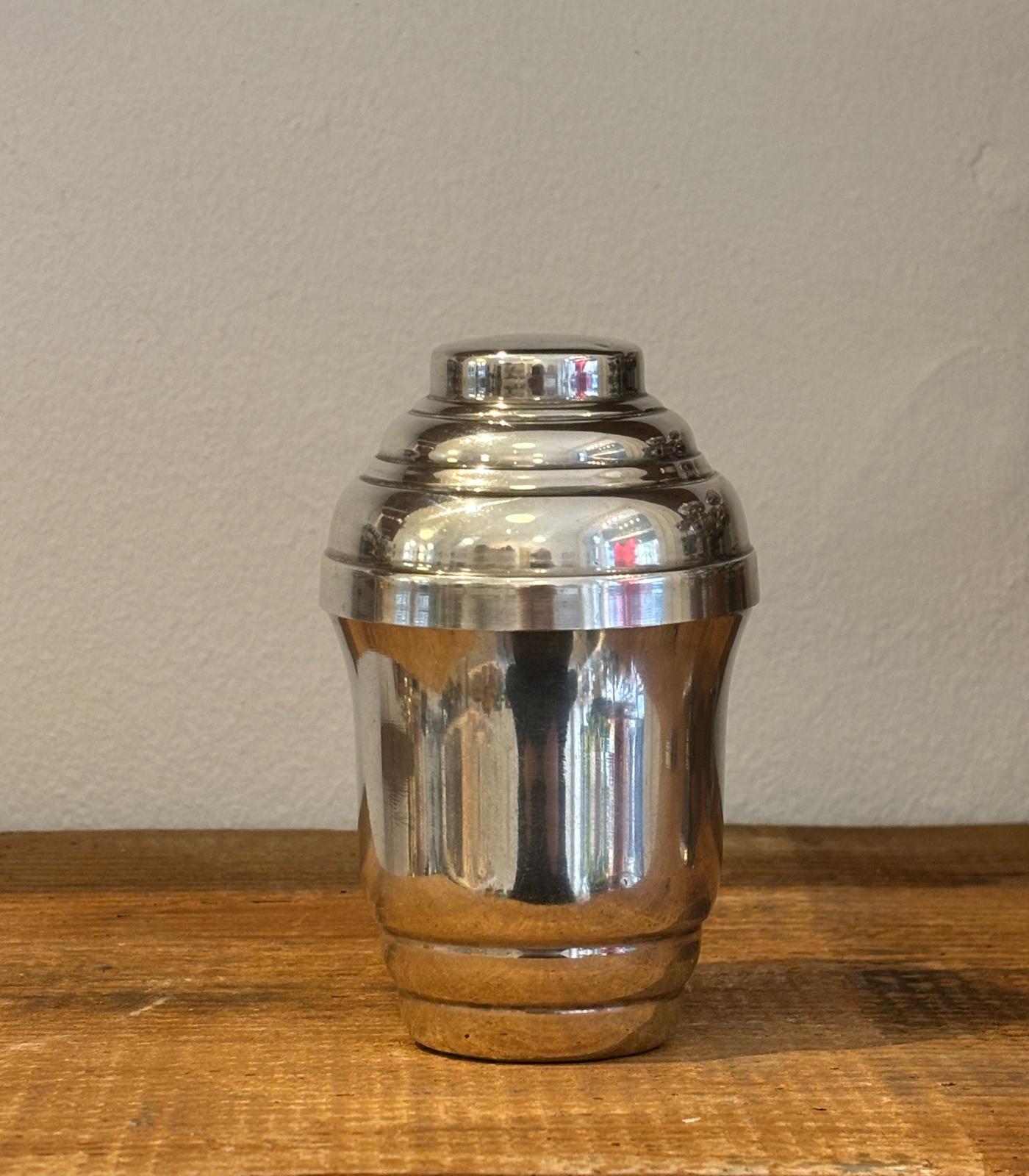 Minishaker og citruspresser i pletsølv