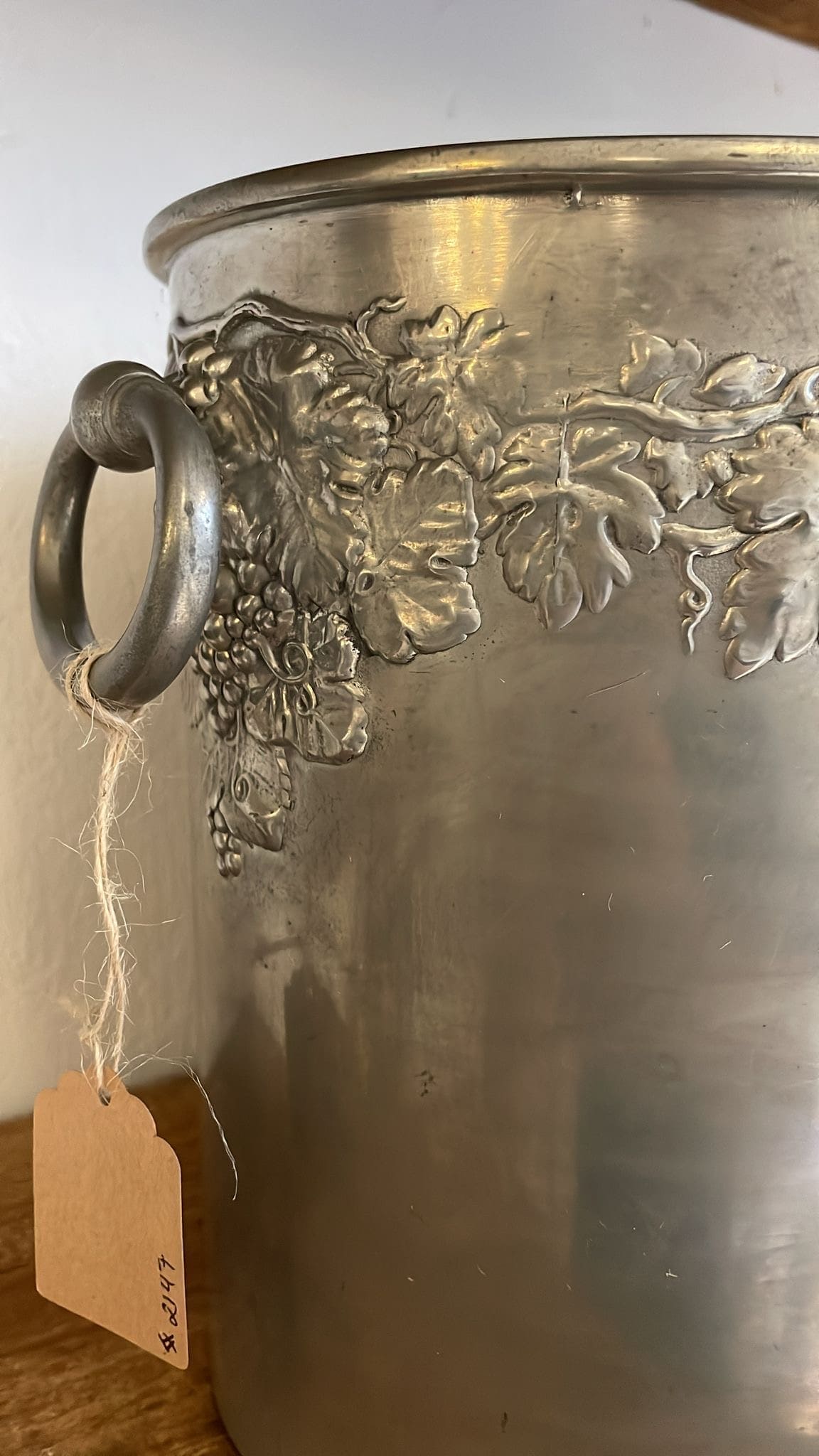 Moët & Chandon large champagne cooler in tin - closeup handle