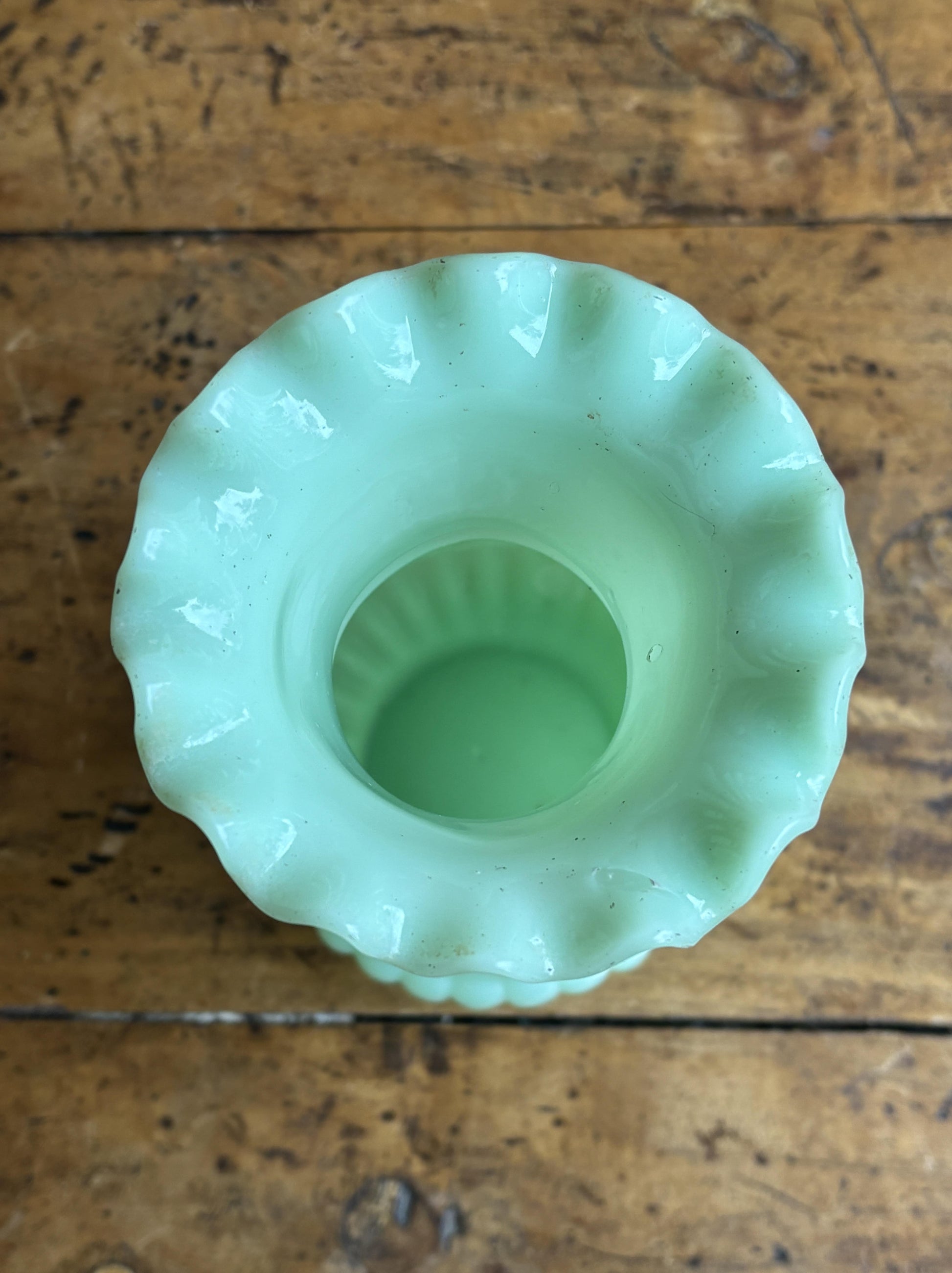 Opal vase i mint grøn