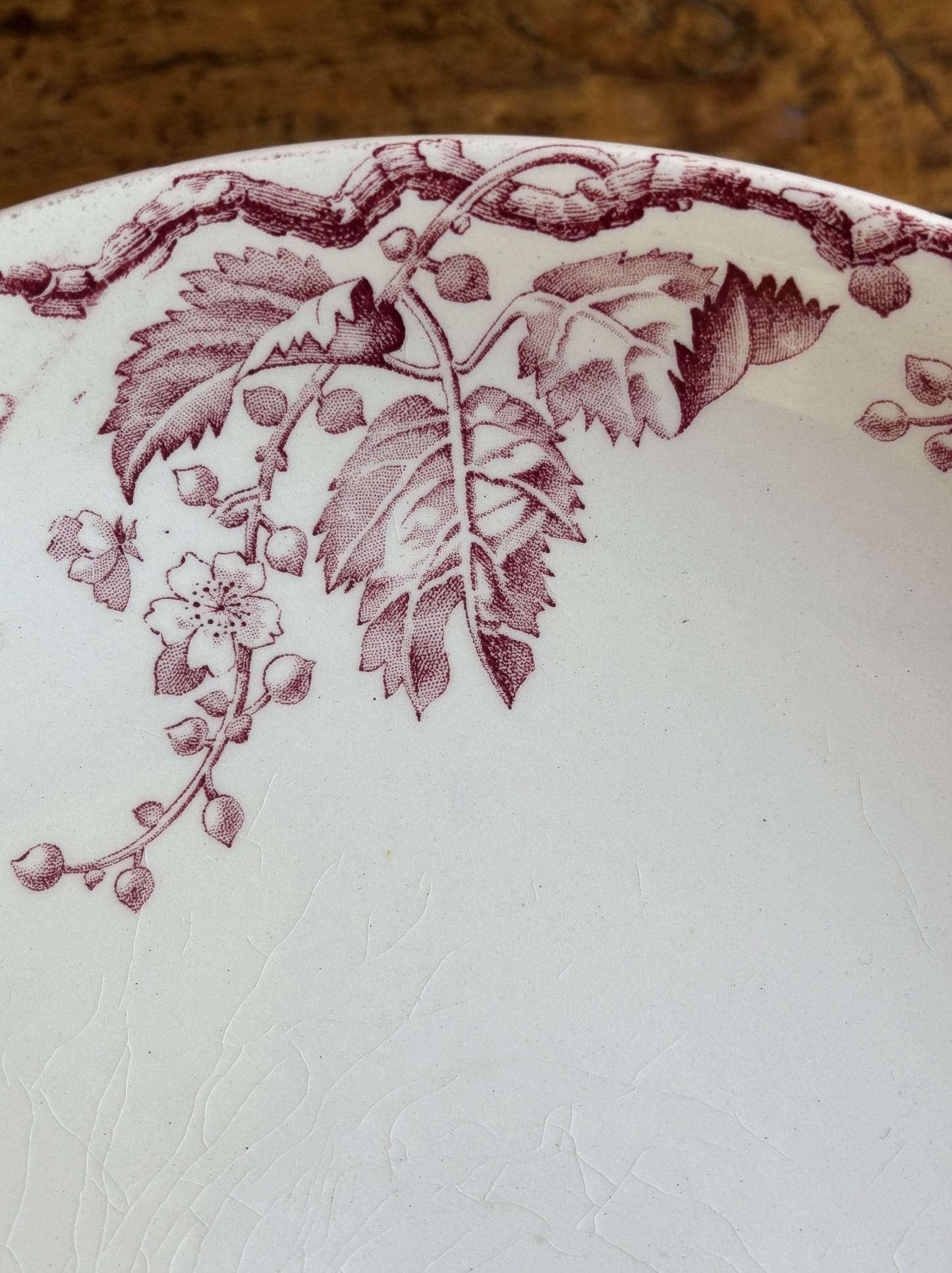 Luneville centerpiece with pink pattern