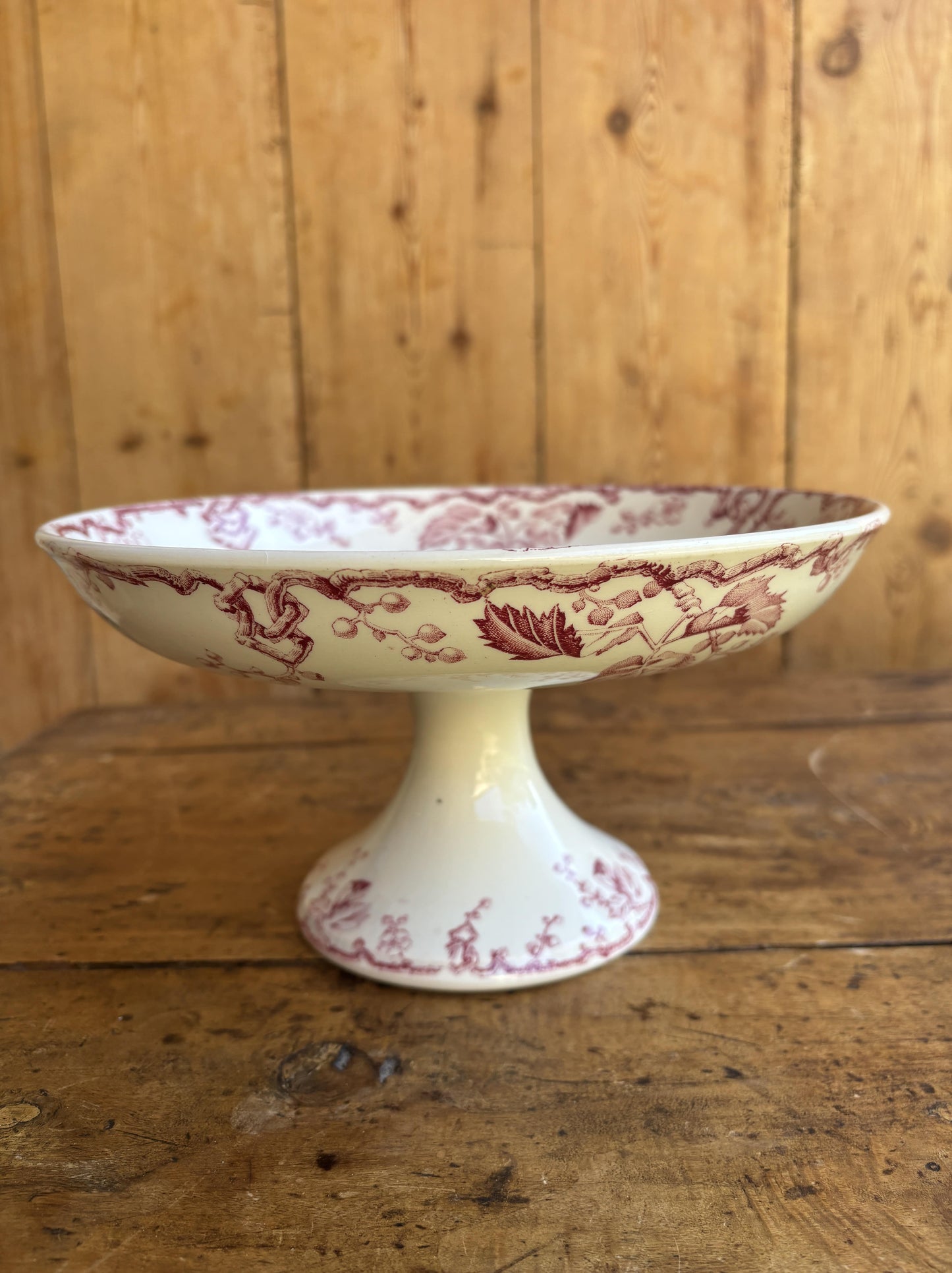 Luneville centerpiece with pink pattern