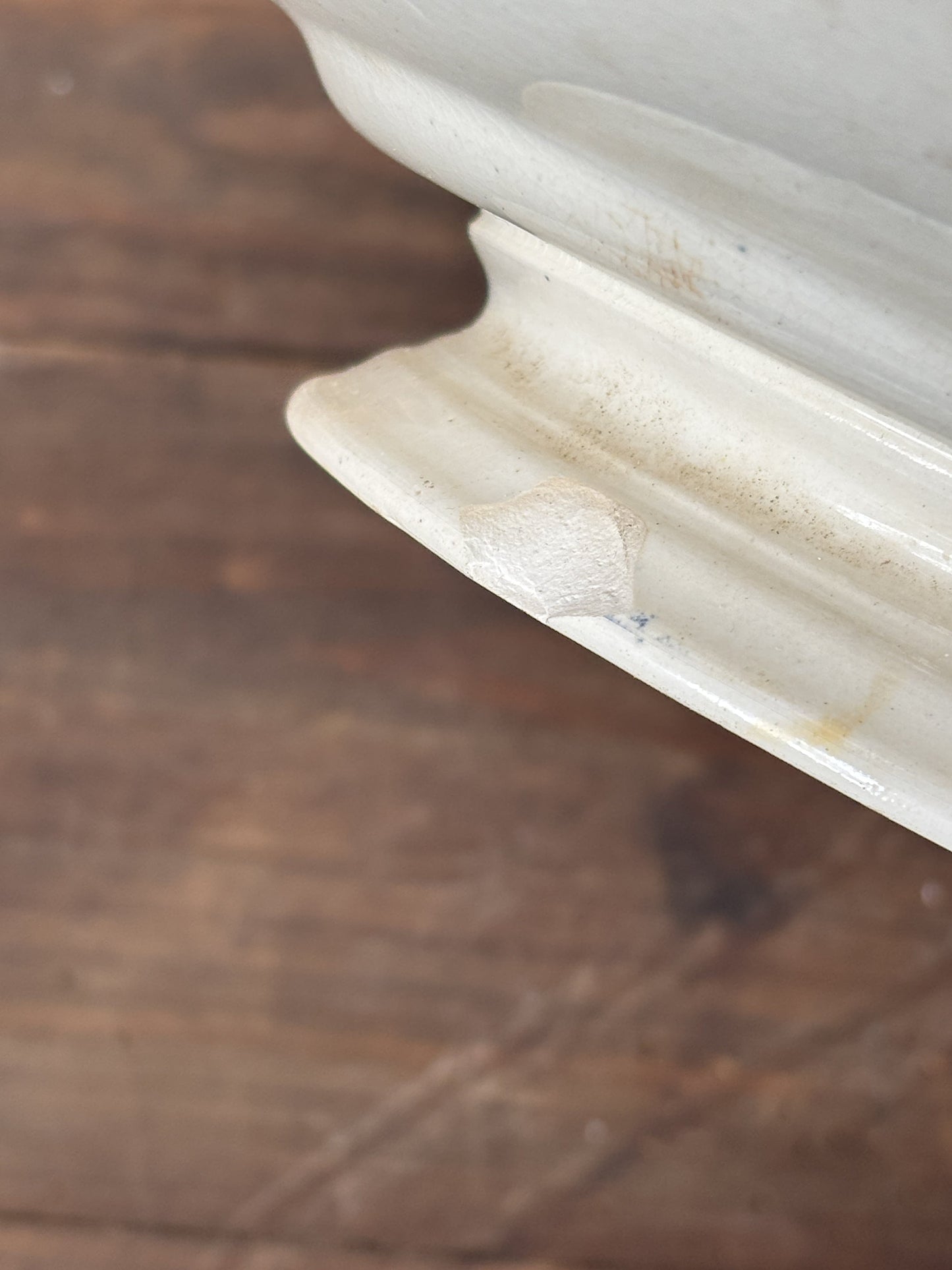 Terre de Fer centerpiece with birds in blue