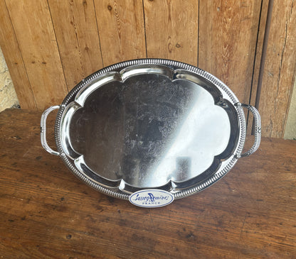 Oval steel tray with handle